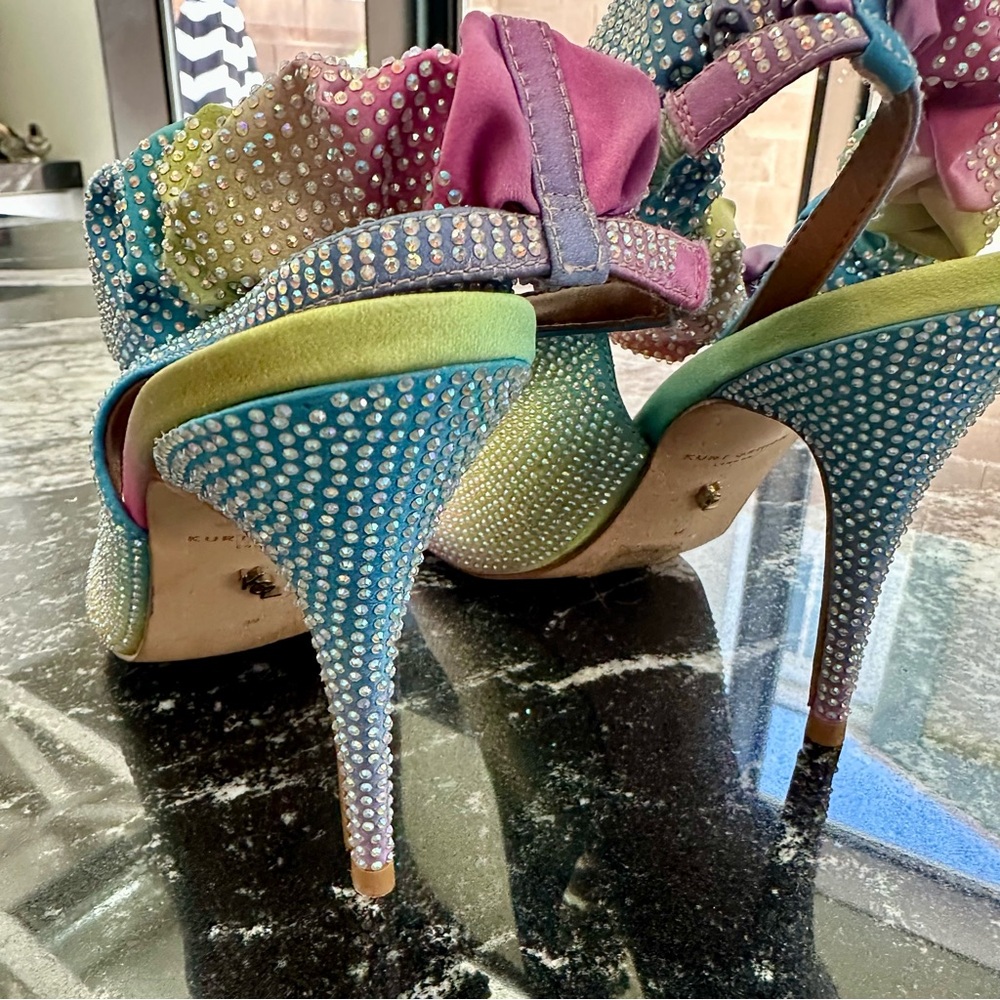 Kurt Geiger Rainbow Rhinestone Pumps 9 NWOT - Picture 5 of 7